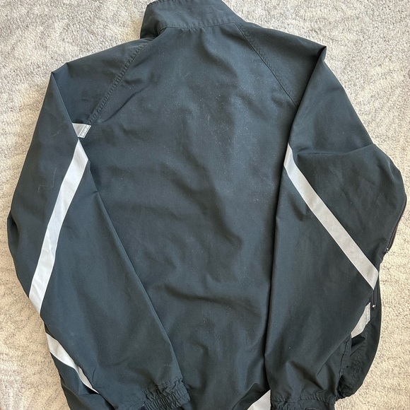 Running Room Men's Black Jacket with Reflective Stripes - Picture 6 of 6